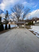 6902 Saint James St, Unit B in Wauwatosa, WI - Building Photo - Building Photo