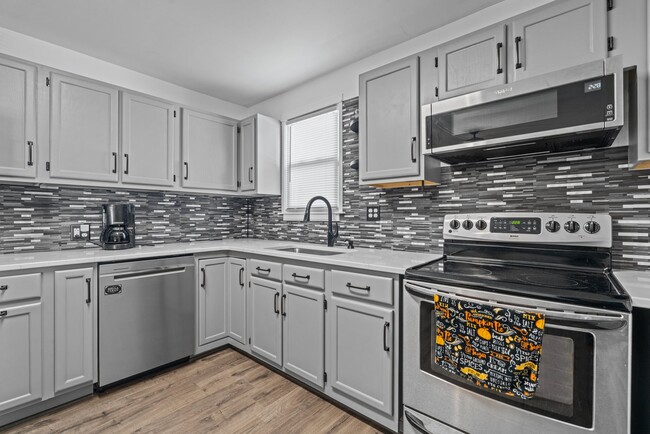 210 Pennington Blvd in Portsmouth, VA - Building Photo - Building Photo