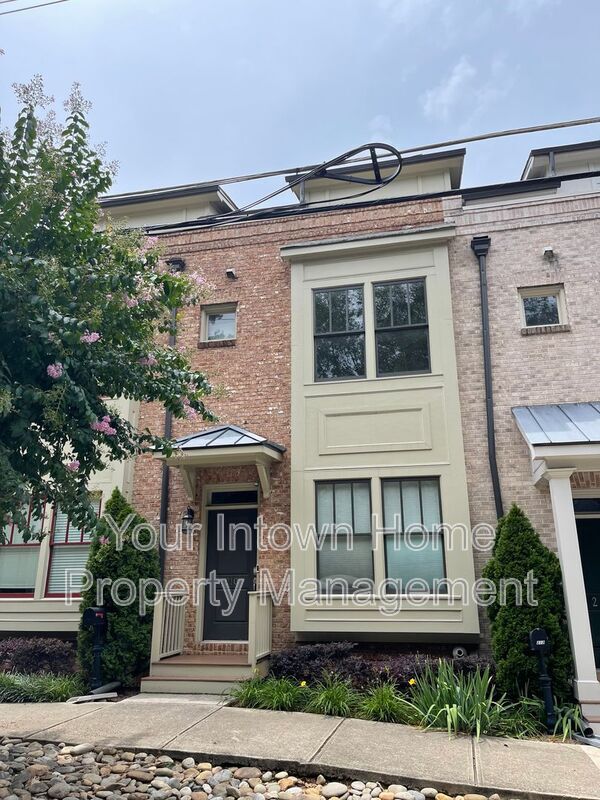 property at 210 Marion Pl NE