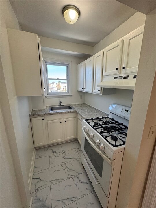 11 Harmony St in New Bedford, MA - Building Photo