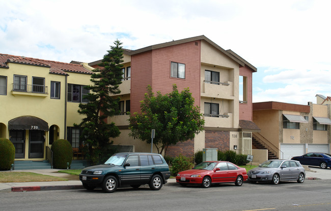 716 N Jackson St in Glendale, CA - Foto de edificio - Building Photo