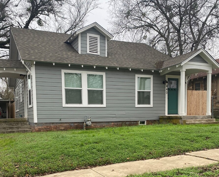 440 E College St in Stephenville, TX - Building Photo