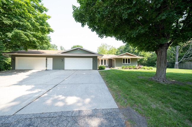 5630 Luther Rd SE in Prior Lake, MN - Building Photo - Building Photo