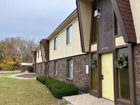2910 Gardentown Dr SW, Unit #9 in Wyoming, MI - Building Photo