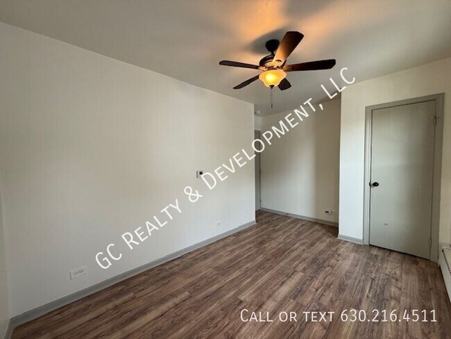 123 N West St in Wheaton, IL - Building Photo - Building Photo