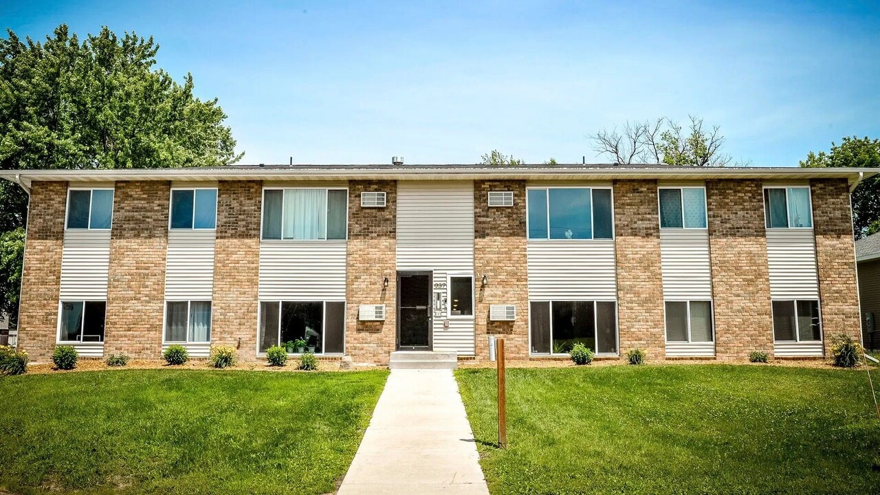 Northbrook Apartments in Forest Lake, MN - Building Photo