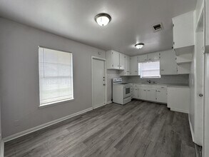 5813 Norvel Dr in Corpus Christi, TX - Building Photo - Building Photo