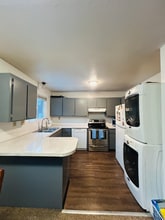 227 E 12th Ave in Anchorage, AK - Building Photo - Building Photo