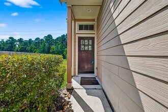 110 Cheswood Manor Drive in Spring, TX - Building Photo - Building Photo
