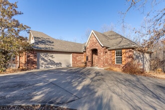 1 Winchester Ln in Bella Vista, AR - Foto de edificio - Building Photo