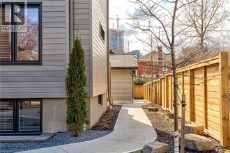 93 Louisa St in Kitchener, ON - Building Photo - Building Photo