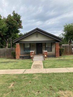 401 W 1st St in Edmond, OK - Foto de edificio - Building Photo