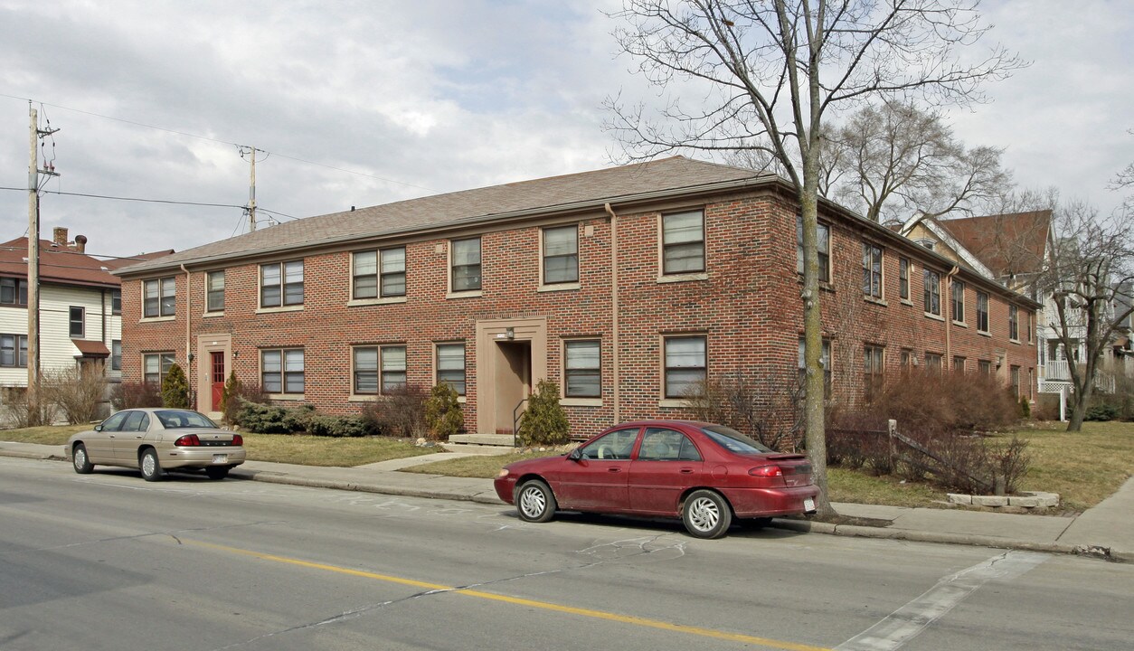 2903 N Murray Ave in Milwaukee, WI - Building Photo