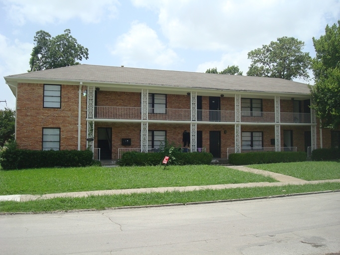 The Louisian in Dallas, TX - Building Photo