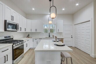 1203 Dewalt St in Houston, TX - Building Photo - Building Photo