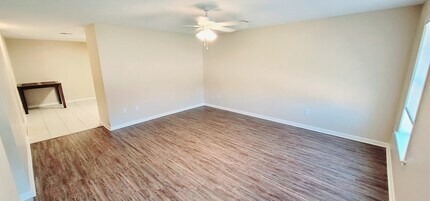 4955 E Vintage Ln in Lake Charles, LA - Building Photo - Building Photo