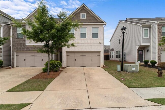 property at 2730 Kemp Ct