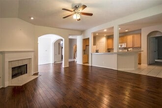 21914 Hannover Ridge Dr in Spring, TX - Foto de edificio - Building Photo