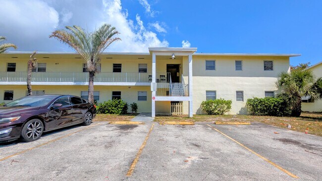 407 NE 17th Ave in Boynton Beach, FL - Building Photo - Building Photo