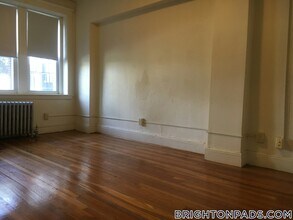 1810 Commonwealth Ave in Boston, MA - Building Photo - Building Photo