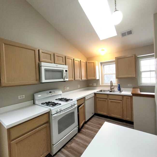 1934 Heron Ave, Unit D in Schaumburg, IL - Building Photo - Building Photo