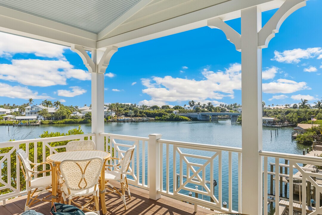 1874 18th St in Boca Grande, FL - Building Photo