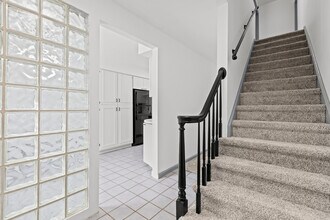 546 Carriage Cir in Pittsburgh, PA - Building Photo - Building Photo