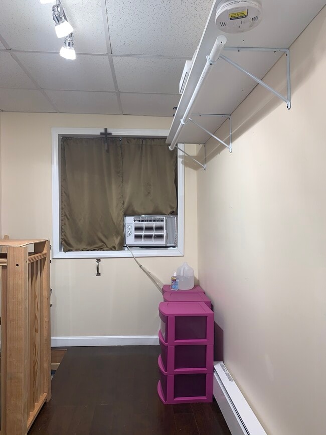 38 Farquhar St, Unit Office