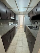 1305 W 53rd St in Hialeah, FL - Building Photo - Building Photo