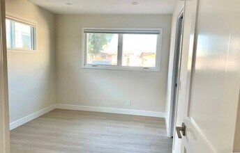 204.5 Via Antibes in Newport Beach, CA - Building Photo - Building Photo