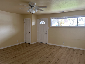 960 N Oak St in Ukiah, CA - Building Photo - Building Photo