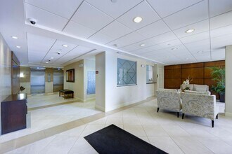 4200 N Ocean Dr, Unit 2-405 in Riviera Beach, FL - Foto de edificio - Building Photo