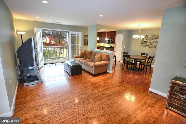4139 S Four Mile Run Dr in Arlington, VA - Building Photo - Building Photo