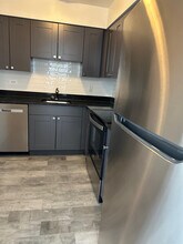 3815 N Pine Grove Ave, Unit STUDIO in Chicago, IL - Building Photo - Building Photo