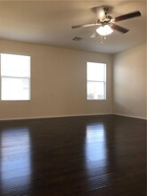 318 Luna Vista Dr in Hutto, TX - Building Photo - Building Photo