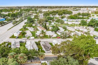 4732 SW 46th Ln in Davie, FL - Building Photo - Building Photo