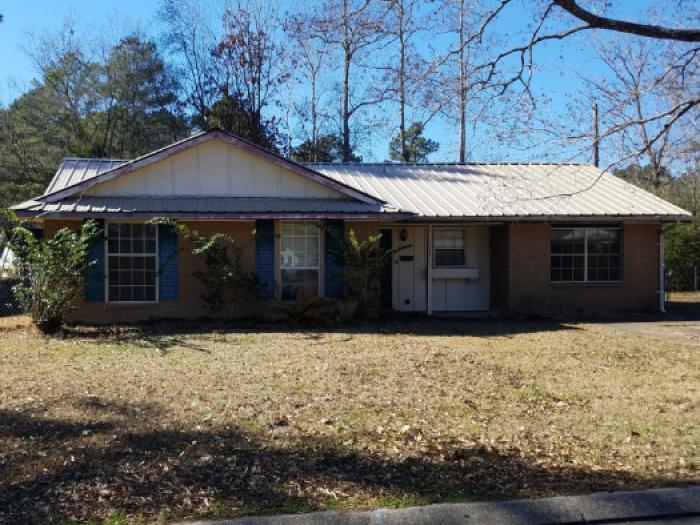 1048 Anderson Dr in Leesville, LA - Building Photo