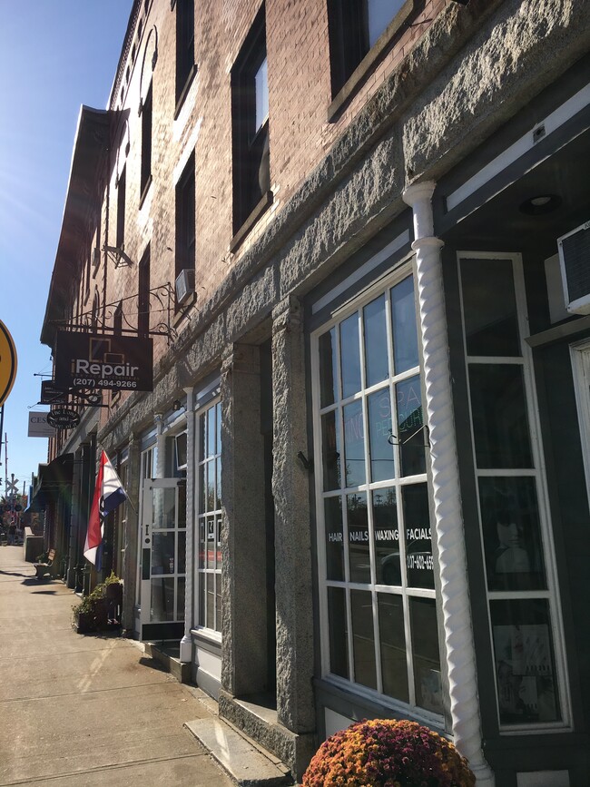 156 Main St, Unit 8 in Saco, ME - Building Photo - Building Photo
