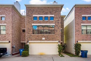 3658 Main Plaza Dr in Houston, TX - Building Photo