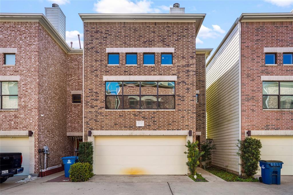 3658 Main Plaza Dr in Houston, TX - Building Photo