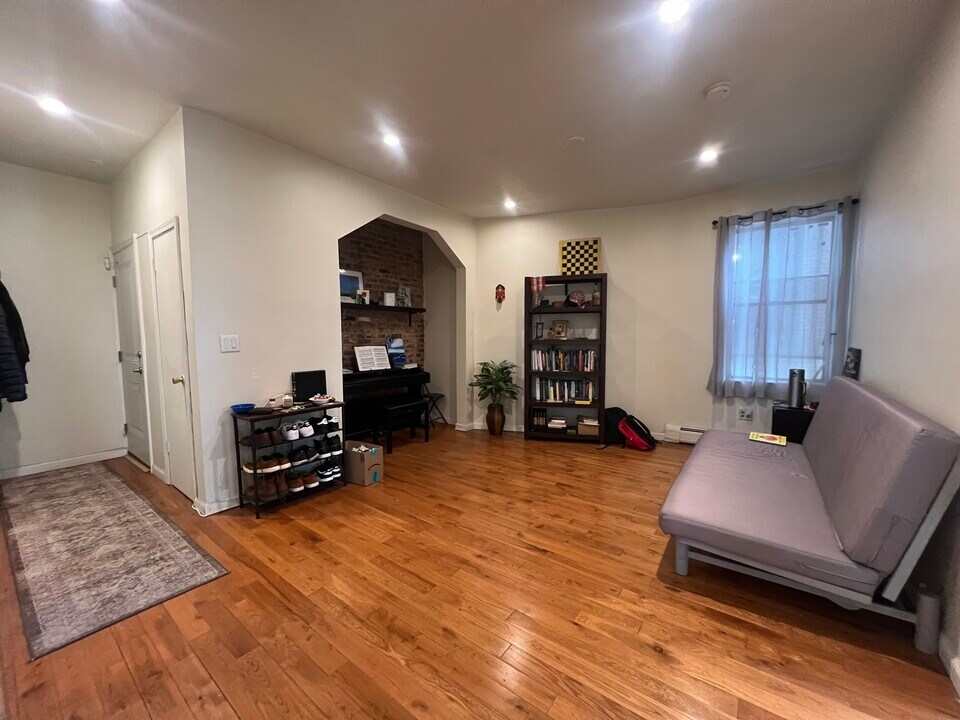 2700 John F Kennedy Blvd, Unit 102 in Jersey City, NJ - Building Photo