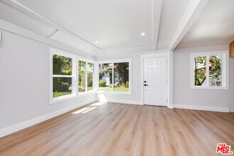 4524 Laurel Canyon Blvd in Los Angeles, CA - Building Photo - Building Photo