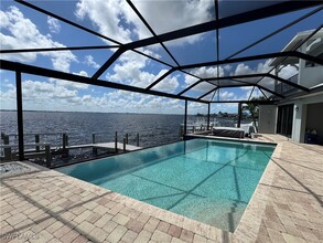 3127 SE 22nd Pl in Cape Coral, FL - Building Photo - Building Photo