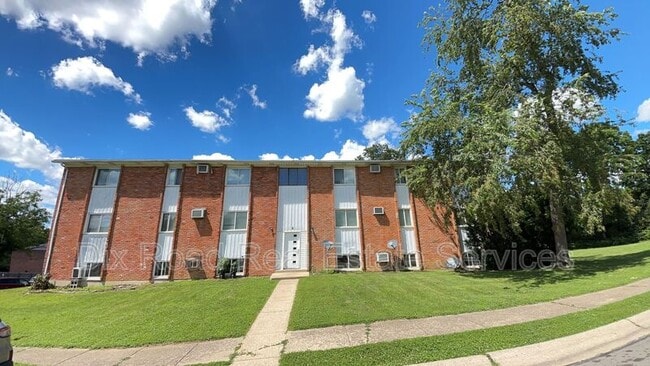 property at 2 Hampshire Ct