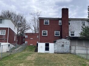 320 San Juan Dr in McKeesport, PA - Building Photo - Building Photo