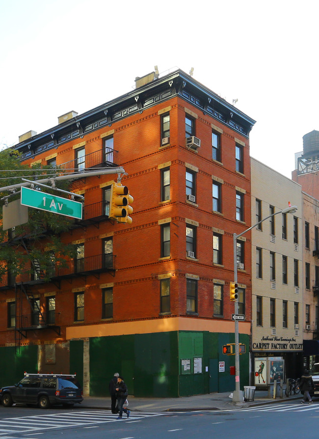 1494 First Ave in New York, NY - Building Photo - Primary Photo