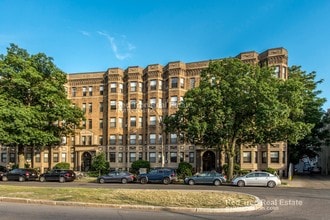 1152 Commonwealth Ave in Boston, MA - Foto de edificio - Building Photo