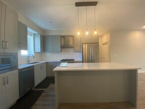 15436 31 Av in Surrey, BC - Building Photo - Building Photo