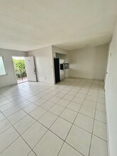 900 SW 84th Ave, Unit 306 in Miami, FL - Building Photo - Building Photo