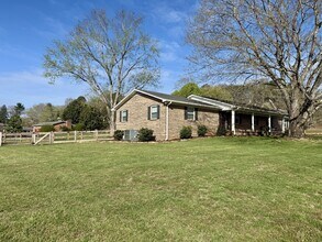 4527 Terrace View Rd in Louisville, TN - Building Photo - Building Photo